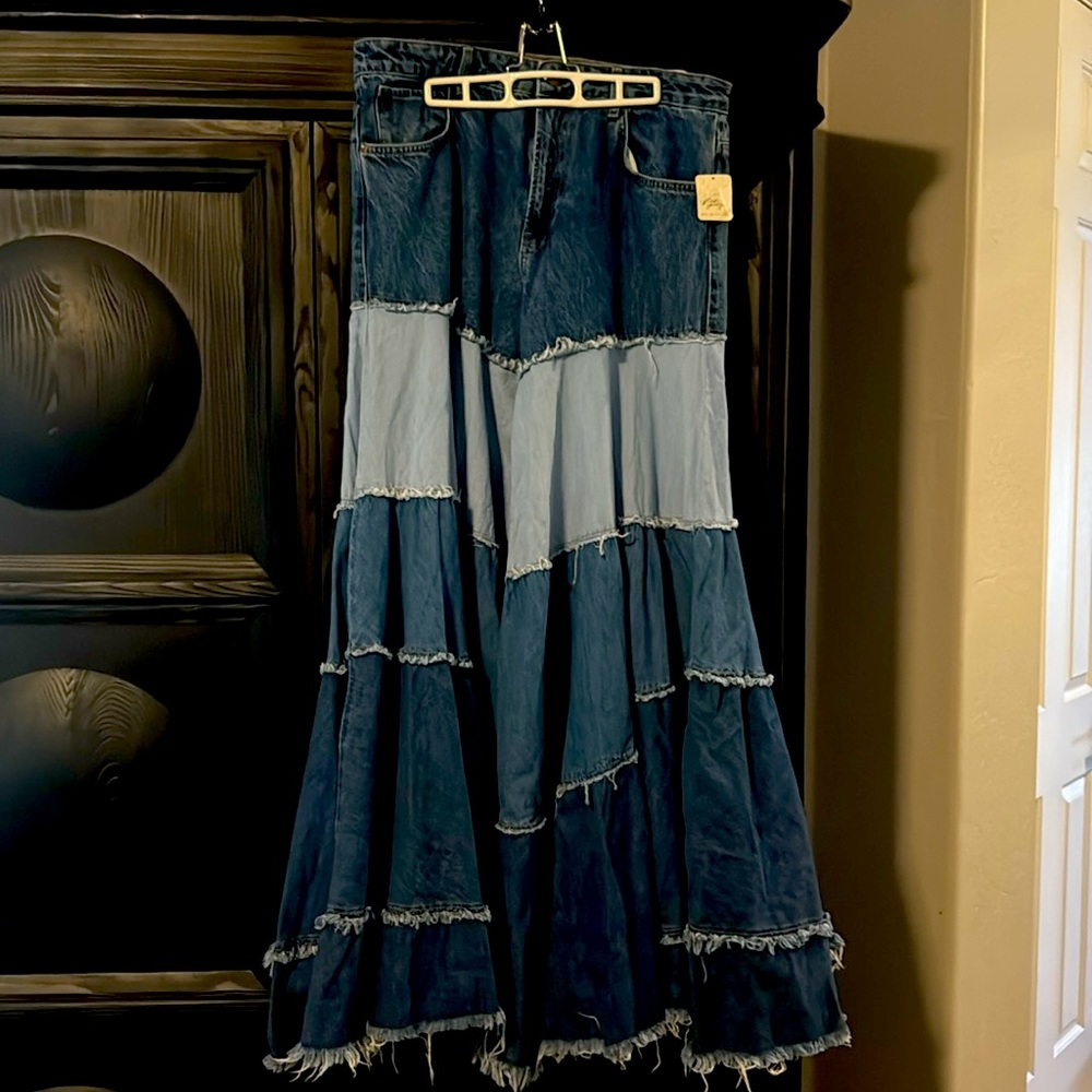 We The Free Two-Tone Blue Tiered Wide-Leg Jeans - Picture 5 of 5